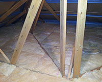 Perfectly installed R3.5 bulk insulation around the roof truss joins.