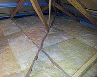 Perfectly installed R3.5 bulk insulation into the corners of the roof.